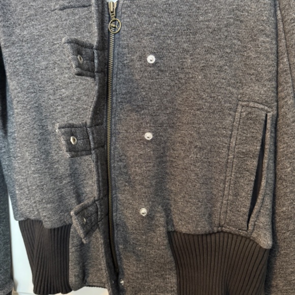 Puma Heather Gray Zip Up & Snap Sweater Size Large w/Black Wide Collar Accent - Picture 5 of 11